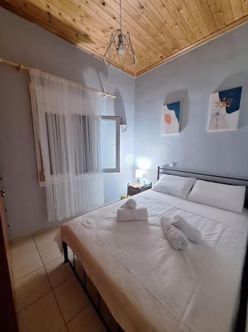 Lovely Guesthouse On The Beach Agía Ánna Extérieur photo