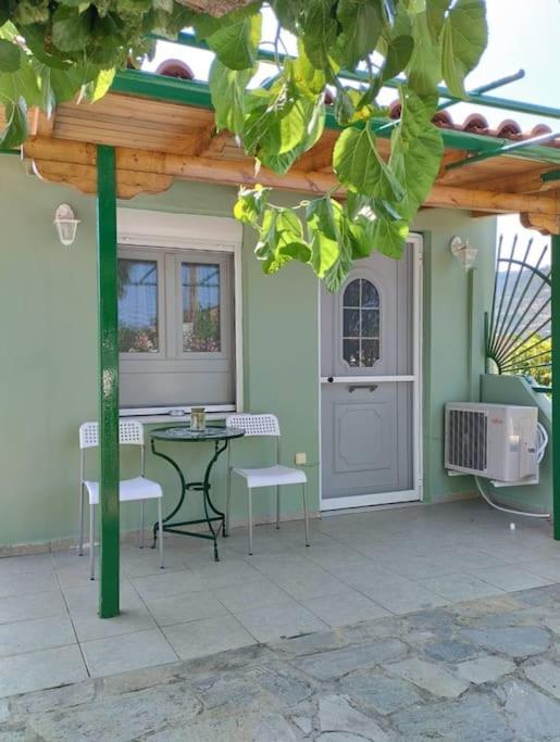 Lovely Guesthouse On The Beach Agía Ánna Extérieur photo